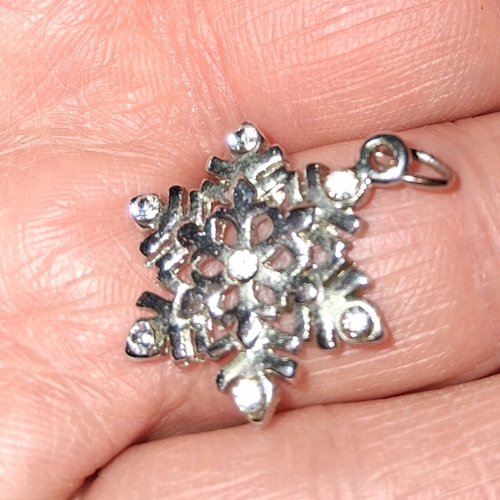 Silvertone Snowflake Charm - Picture 2 of 3